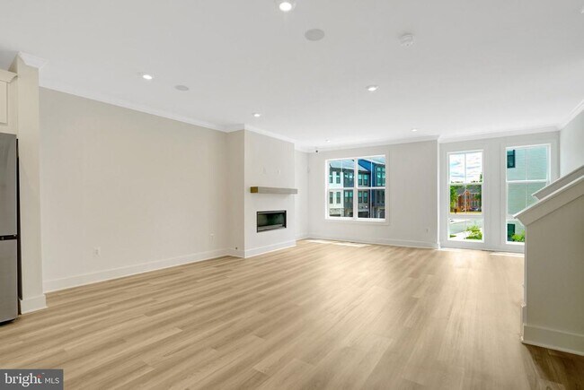 Building Photo - 9418 Dandelion Dr