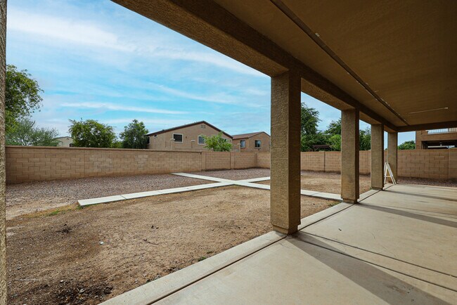 Building Photo - Beautiful 7 bedroom