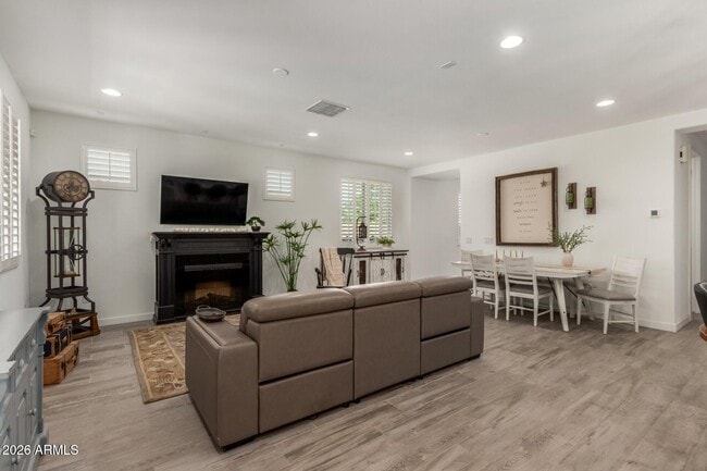 Building Photo - 24970 N 172nd Ave