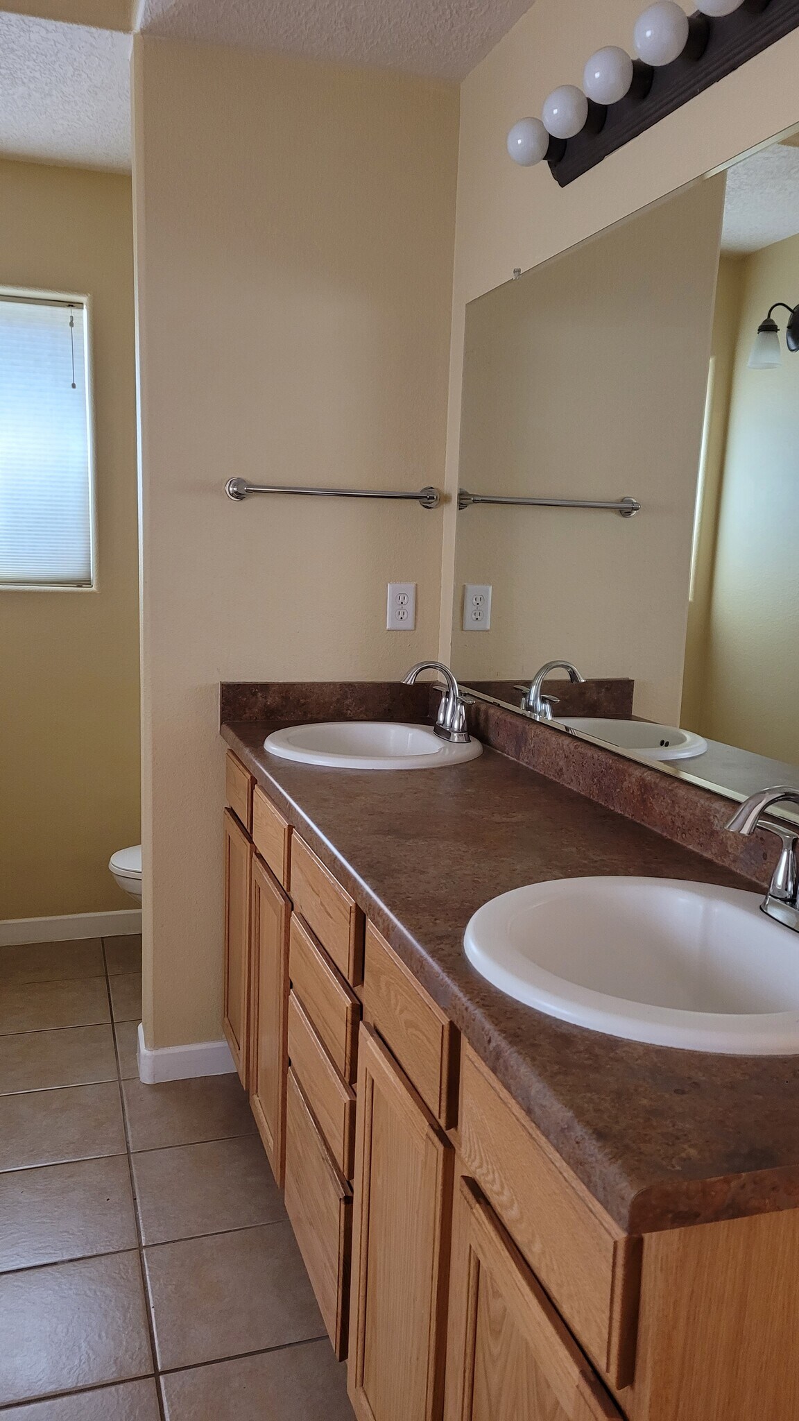 Building Photo - 2224 Mayapan Rd SE