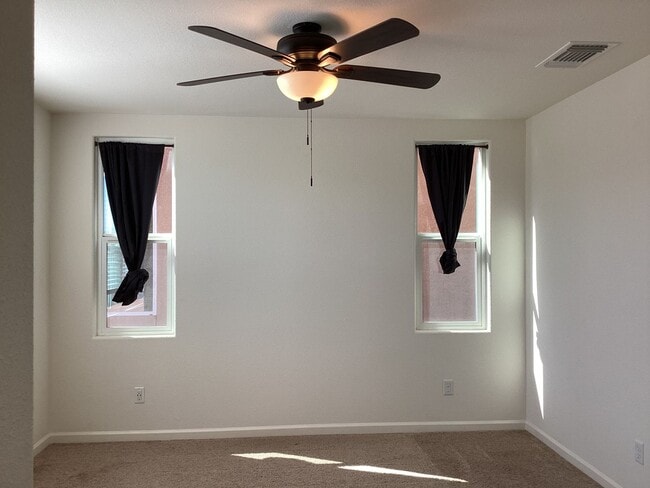 Building Photo - Welcome to Riverstone!!!