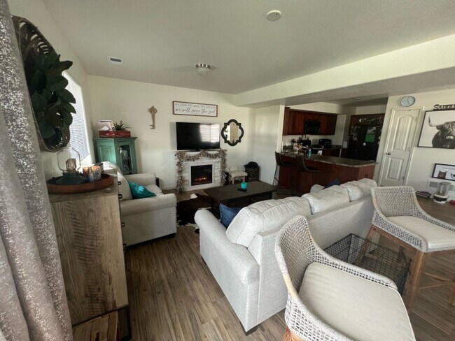 Living Room - 6522 Painted Rock Trl