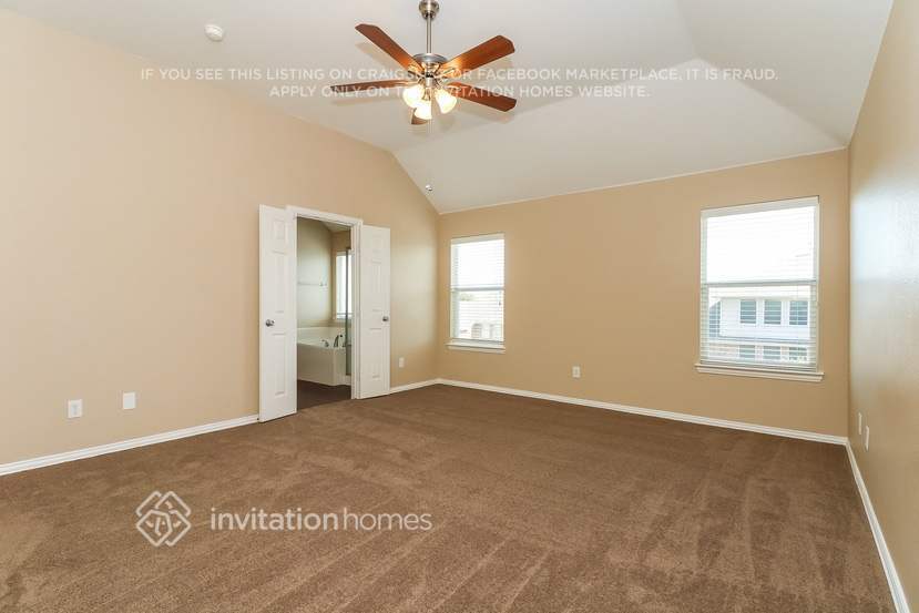 Building Photo - 3168 Kingswood Ct