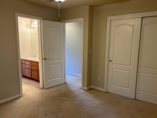 Building Photo - Beautiful Windsor Home Offering Space, Style, and Convenience