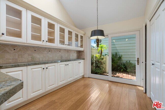 Building Photo - 13080 Mindanao Way