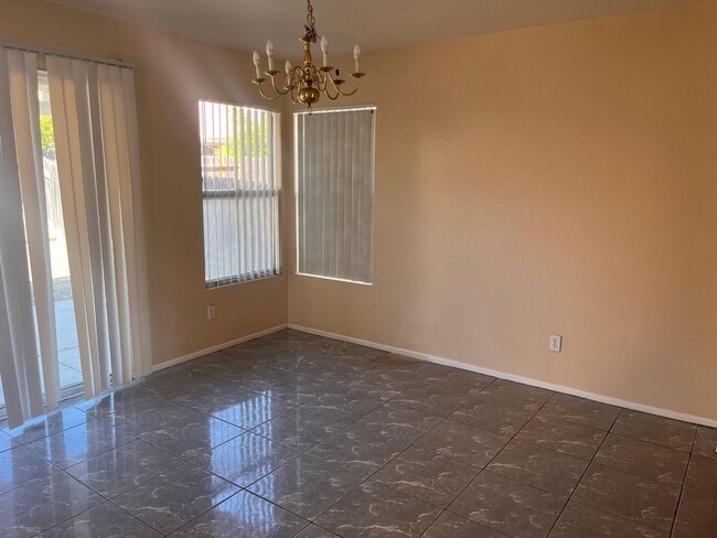 Building Photo - Beautiful 4bd/3ba House in Moreno Valley R...