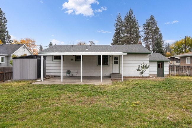 Building Photo - Charming 3-Bedroom Rancher Near Shadle Park