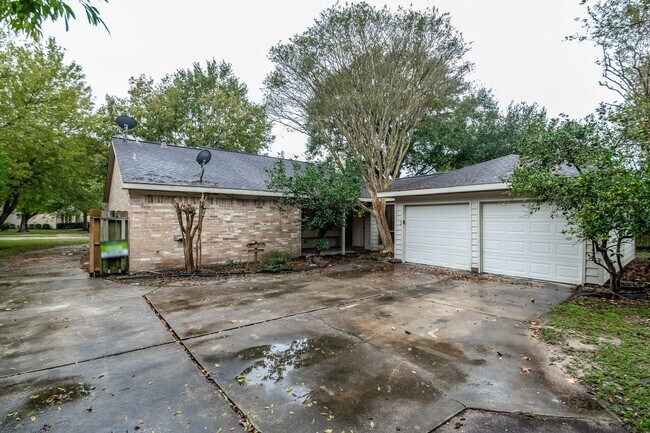 Building Photo - 10102 Autumn Harvest Dr