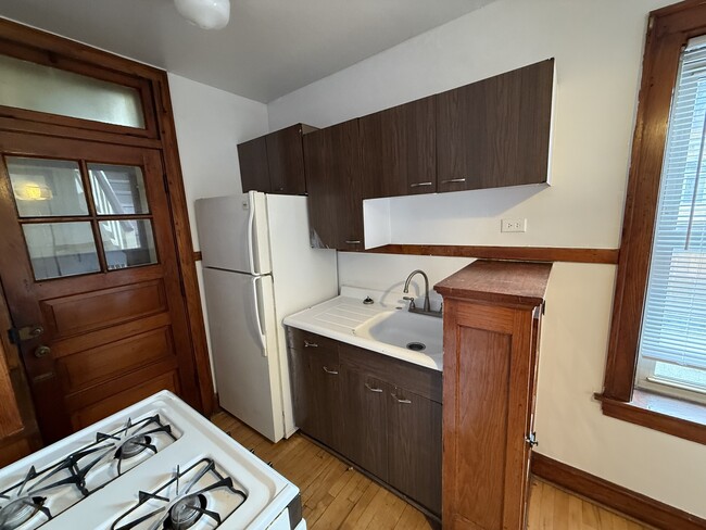 Building Photo - 3150 N Linder Ave