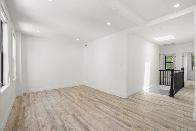 Building Photo - 2122 Boston Post Rd