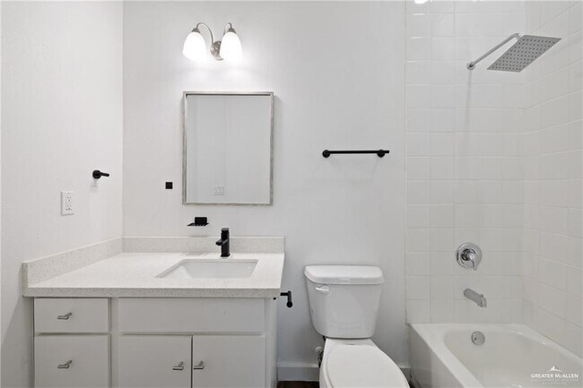 Building Photo - 17 E Santorini Dr