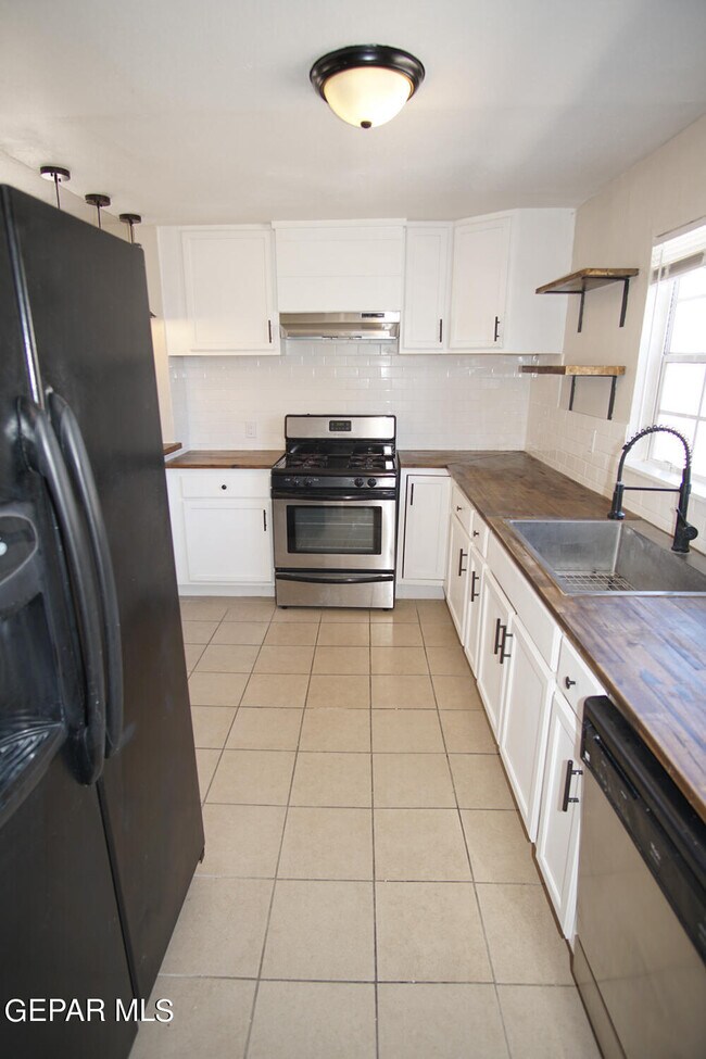 Building Photo - 3817 Thomason Ave