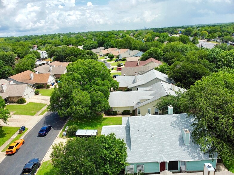 Building Photo - 9401 Kempler Dr