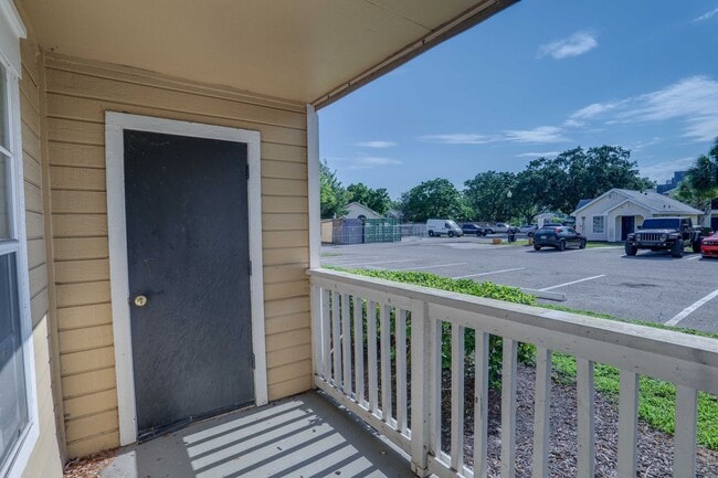 Building Photo - 1015 S Hiawassee Rd