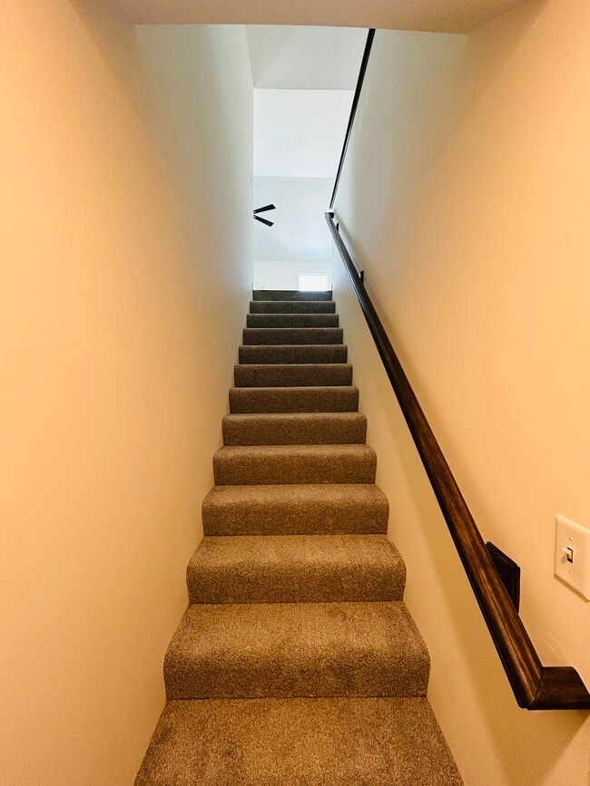 Building Photo - 608 Allegiance Dr