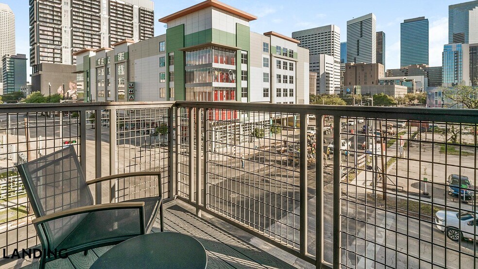 Building Photo - 1711 Caroline St