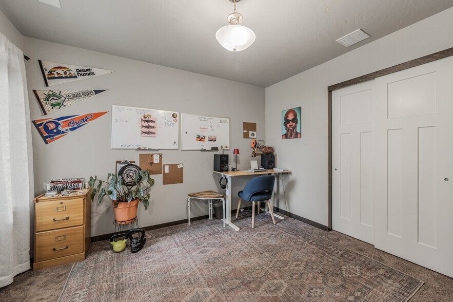 Building Photo - 195 Jasper Loop