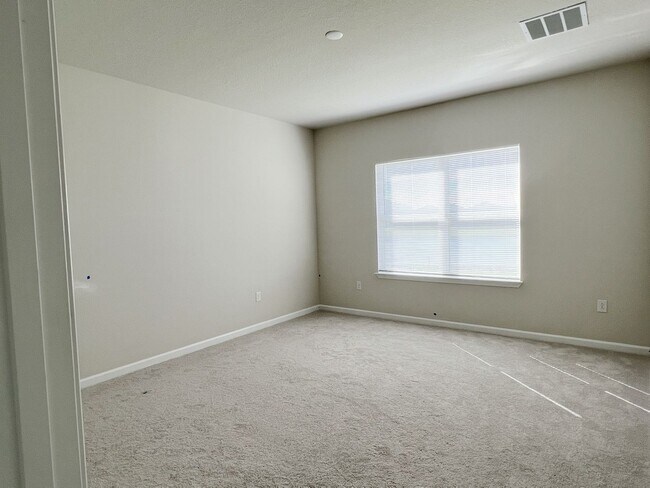 Building Photo - Awesome house for rent in St Cloud Area