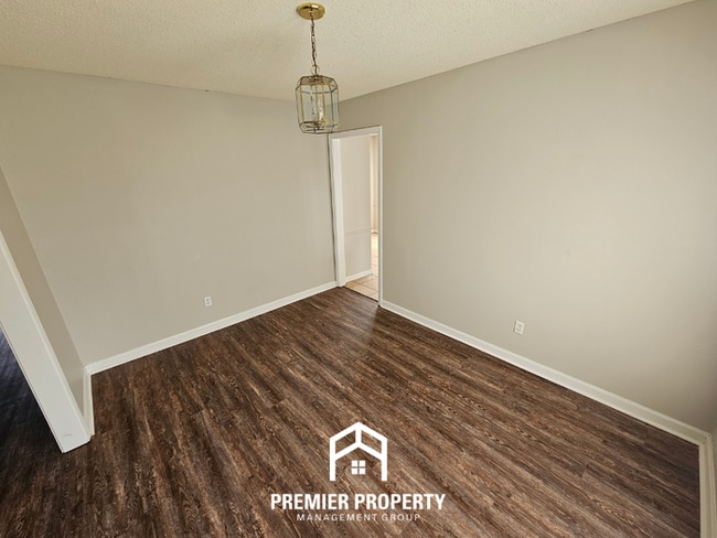 Building Photo - Modern 3BR/2BA Memphis Home | Vaulted Ceilings, Hardwood Floors & Dual Dining