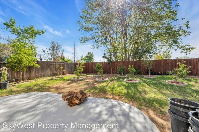 Building Photo - 4 br, 3 bath House - 8248 Exbourne Cir - 8...