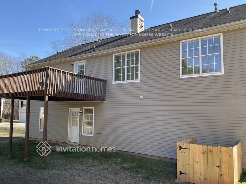 Building Photo - 301 Summer Hill Cir