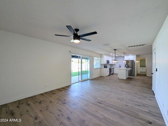 Building Photo - 121 N Flint Cir