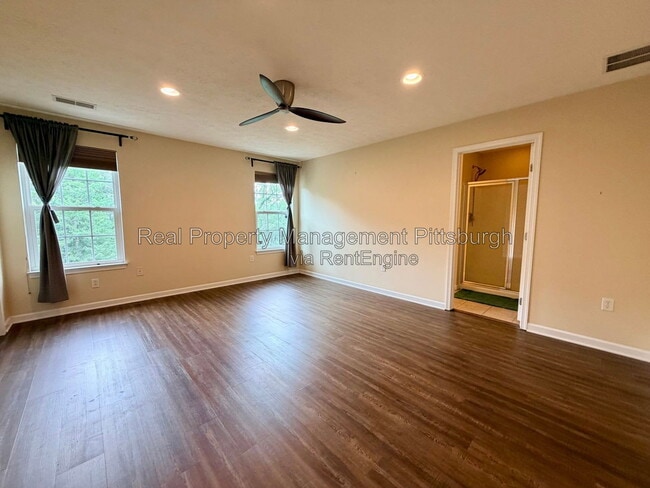 Building Photo - 242 Corey Dr