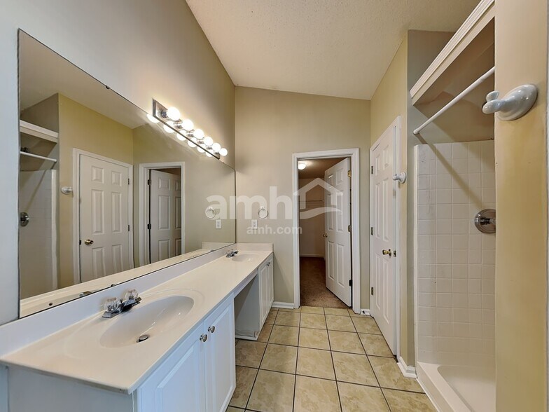 Building Photo - 108 Ashby Cross Ct