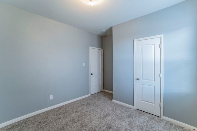 Building Photo - 6220 Obsidian Creek Dr