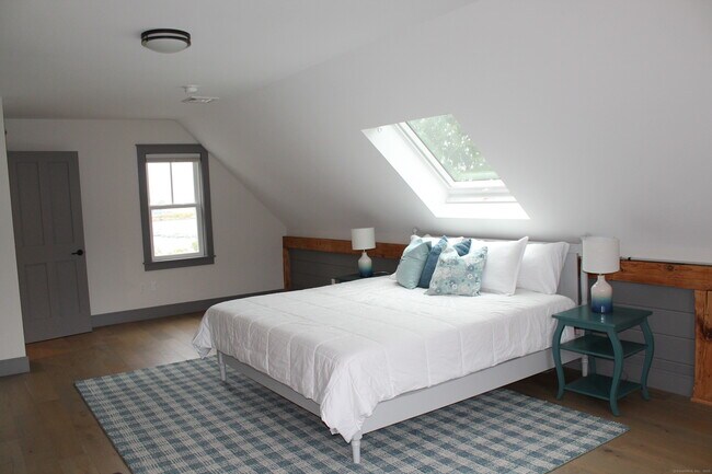 Building Photo - 50 Mumford Cove Rd