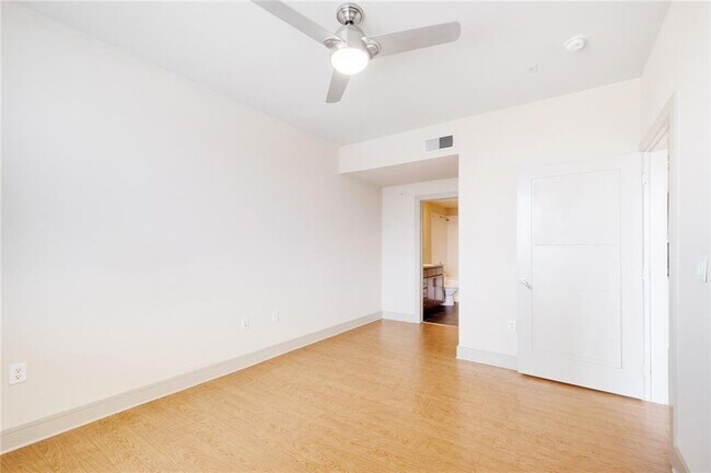 Building Photo - 3016 Guadalupe St