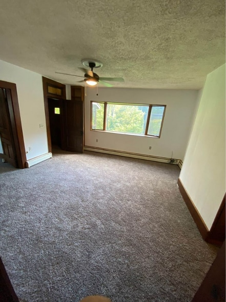 Building Photo - 9185 Hidden Springs Rd