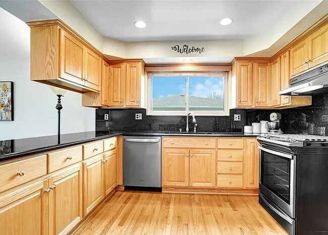 Building Photo - 41223 Sesame Dr