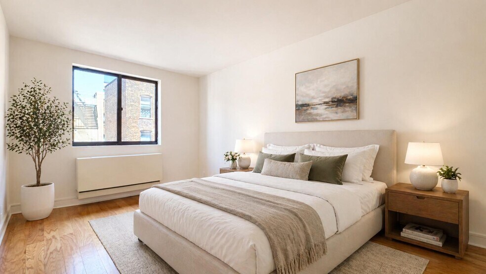 Building Photo - 323 W 96th St