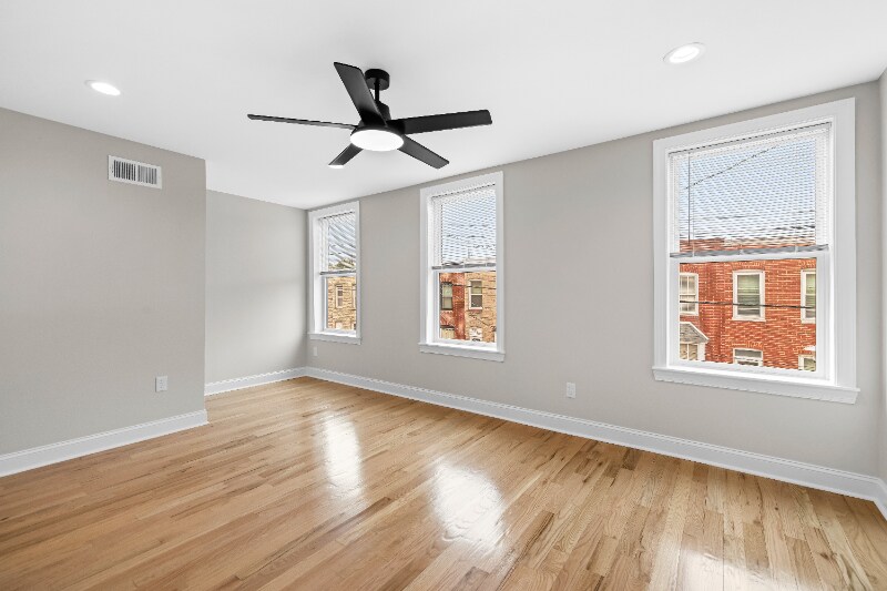 Building Photo - 1439 Haubert St