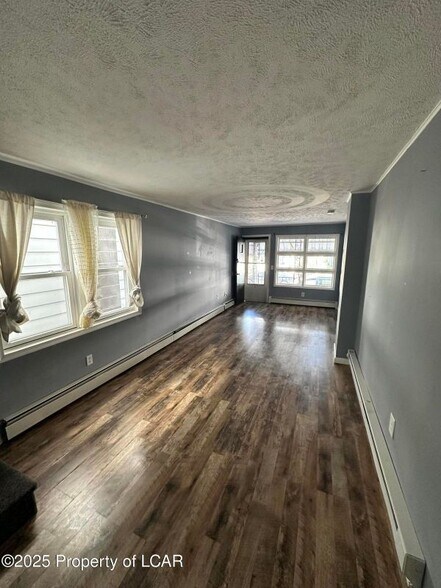 Building Photo - 68 Luzerne St