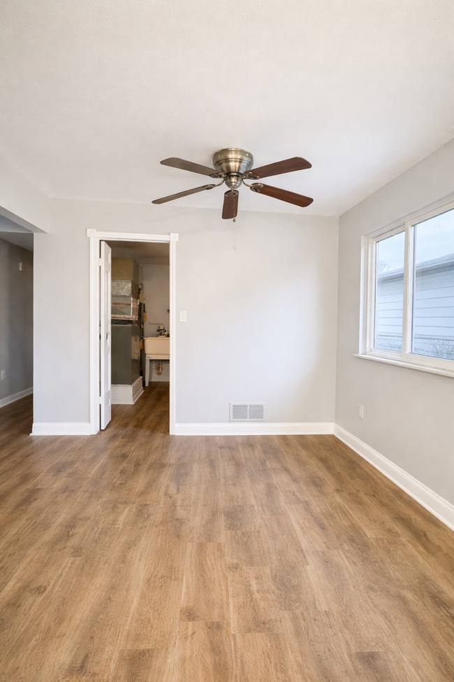 Building Photo - 2105 Council Ave