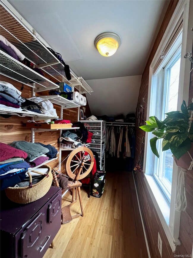 Building Photo - 16 Yeoman Ln