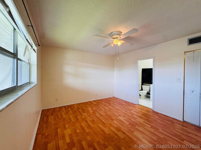 Building Photo - 8025 S Colony Cir