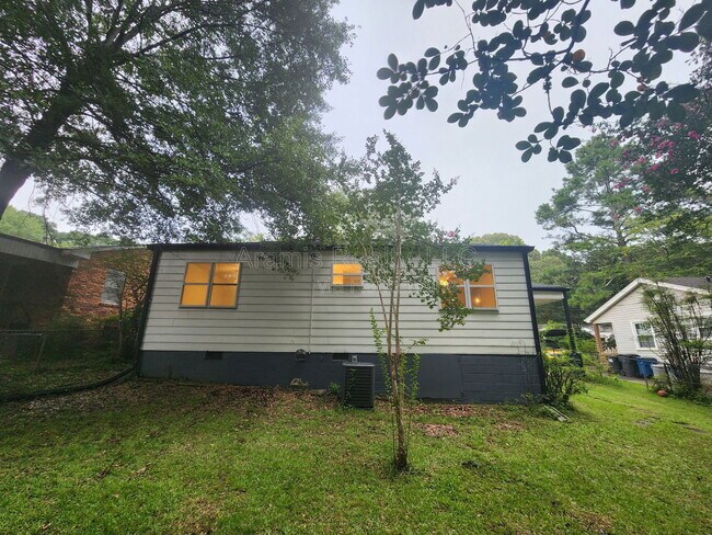 Building Photo - 3109 Cloverhurst Cir