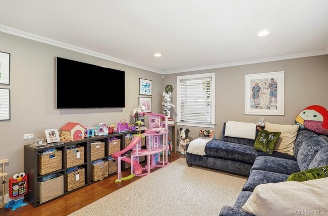 Building Photo - 221 Mamaroneck Rd