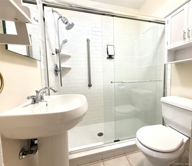 Building Photo - 38 Sammis St