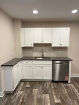 Building Photo - 905 N Orange St