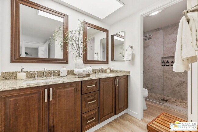 Building Photo - 2230 S Palm Canyon Dr