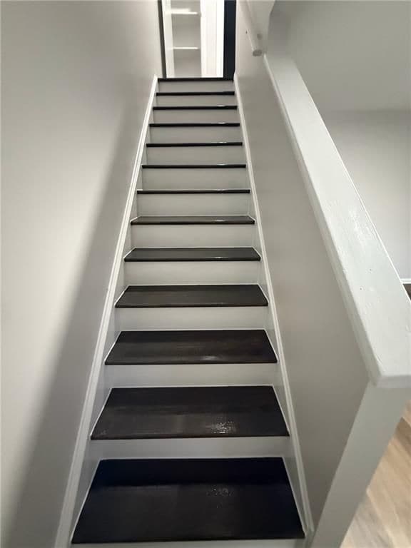 Building Photo - 3 Eastview Cir