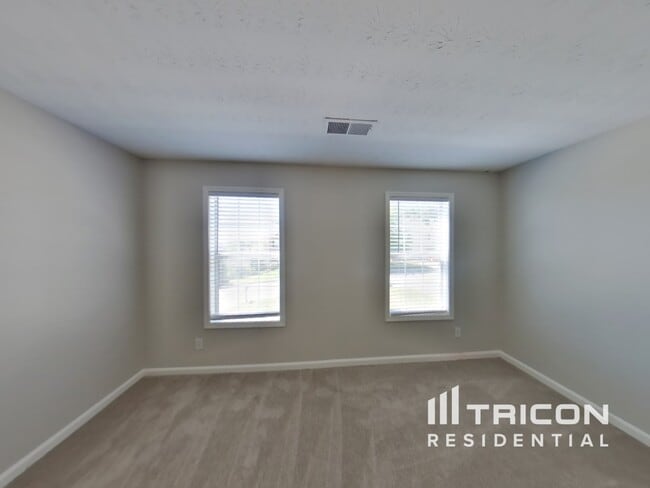 Building Photo - 2556 Tolliver Dr