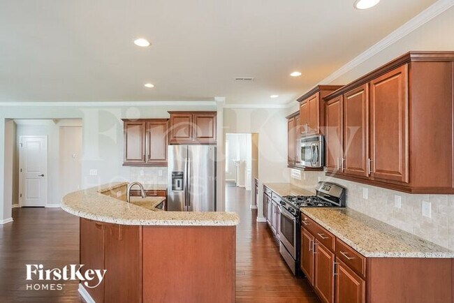 Building Photo - 175 Heathwood Dr