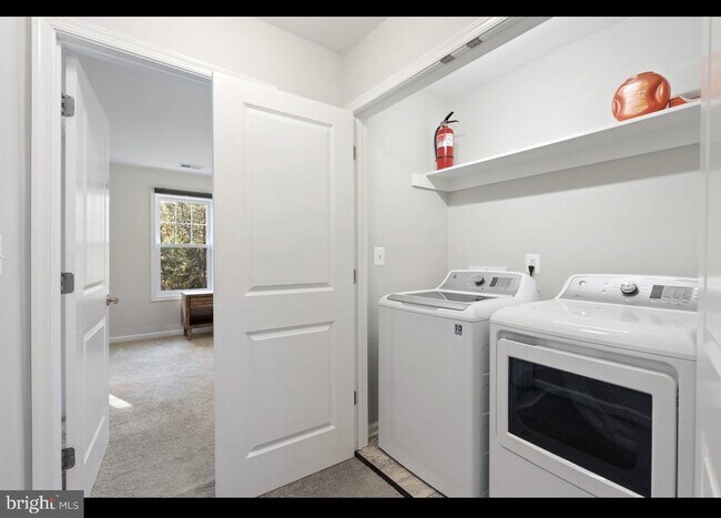 Building Photo - 144 Rollason Dr