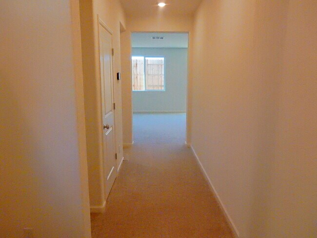 Building Photo - 1624 Lion St