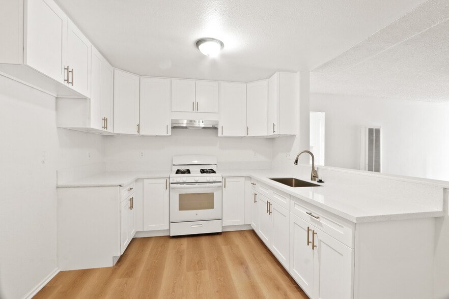 Building Photo - 3025 Garnet Ln